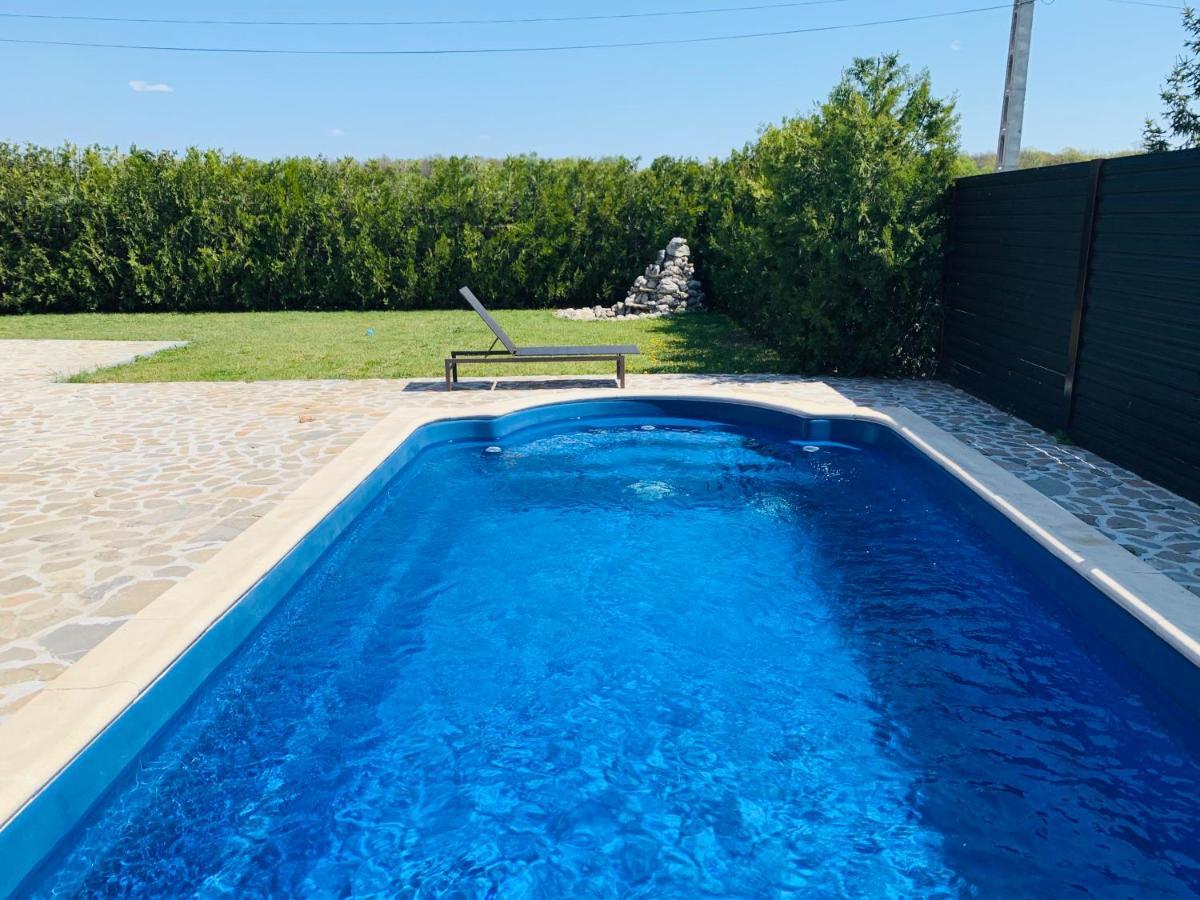 Luxury 3 Bedroom Pool Villa Gulia 외부 사진